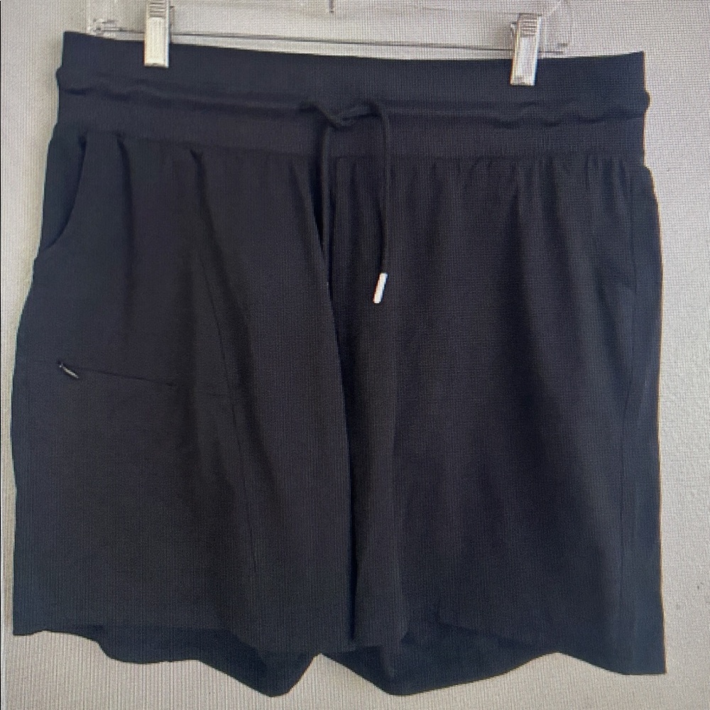 Zyia •Black canyon shorts: •sz Small •NWBT